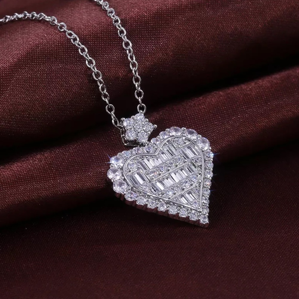 New Silver Pendant Heart Zircon Necklace - Picture 2 of 5